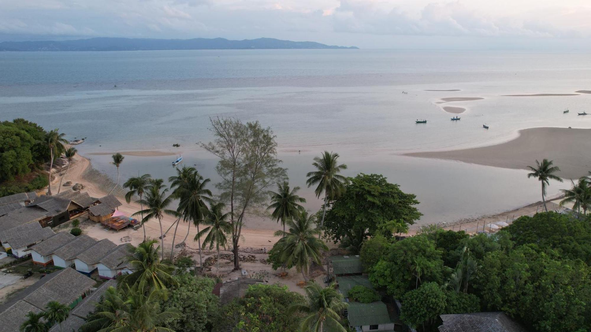 Blue Lotus Resort Baan Tai Exteriör bild